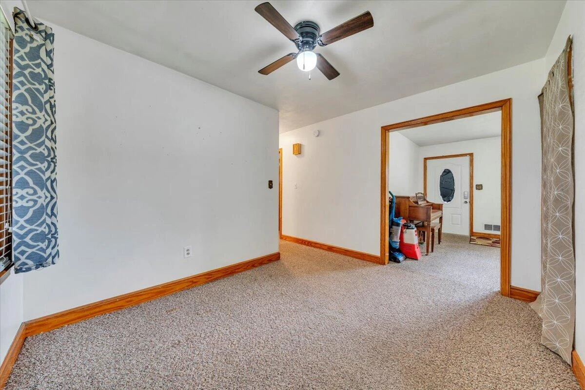 202 FRONTIER RD - Photo 11