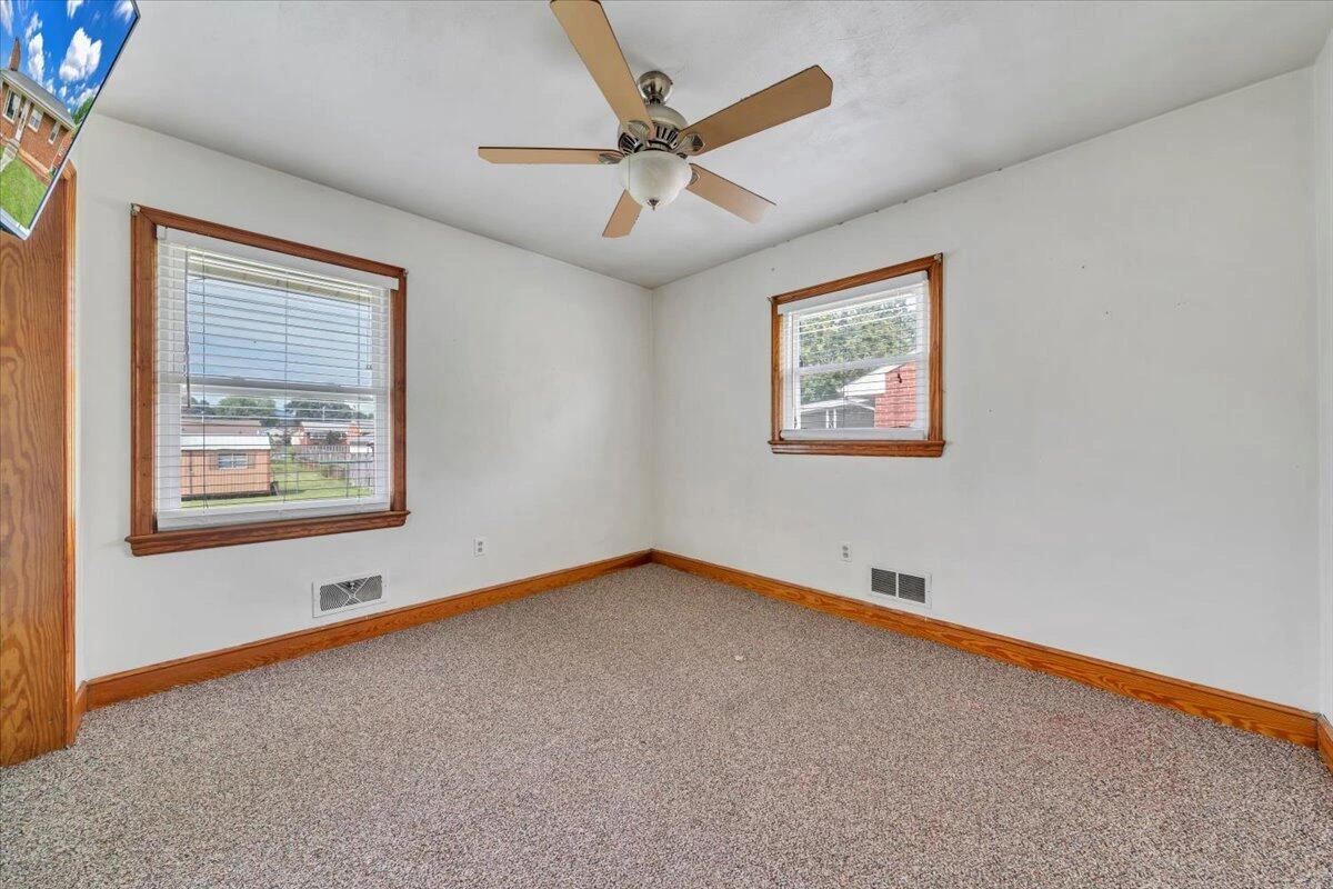 202 FRONTIER RD - Photo 14