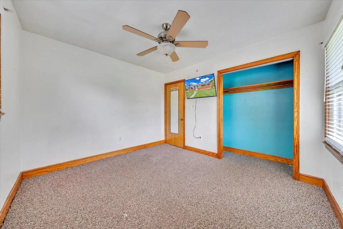 202 FRONTIER RD - Photo 15