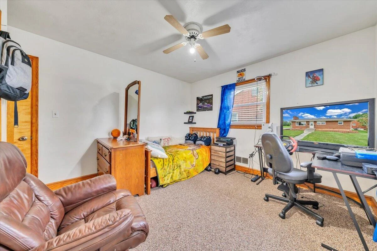 202 FRONTIER RD - Photo 16