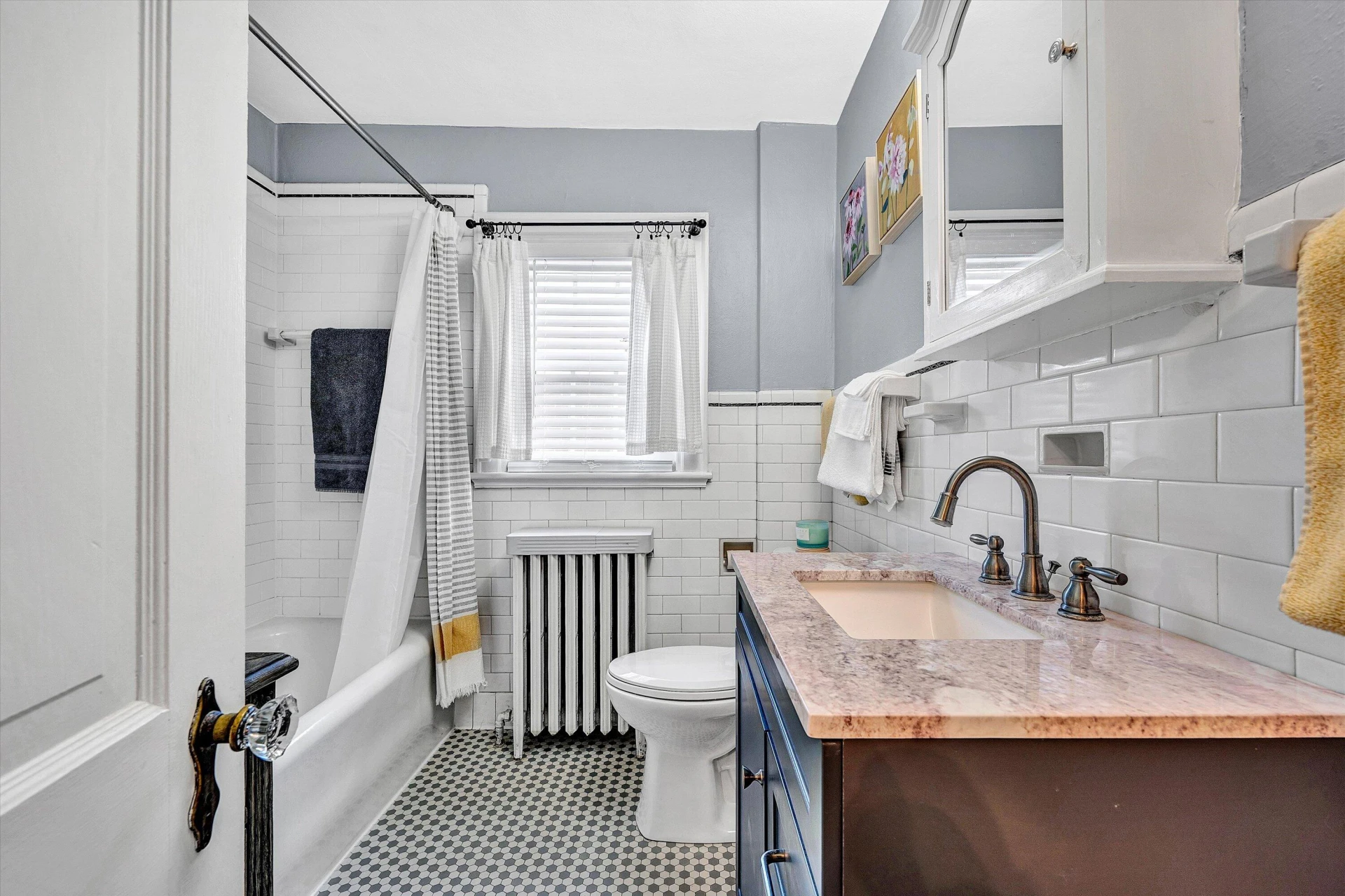 2511 Avenel AVE - Photo 30