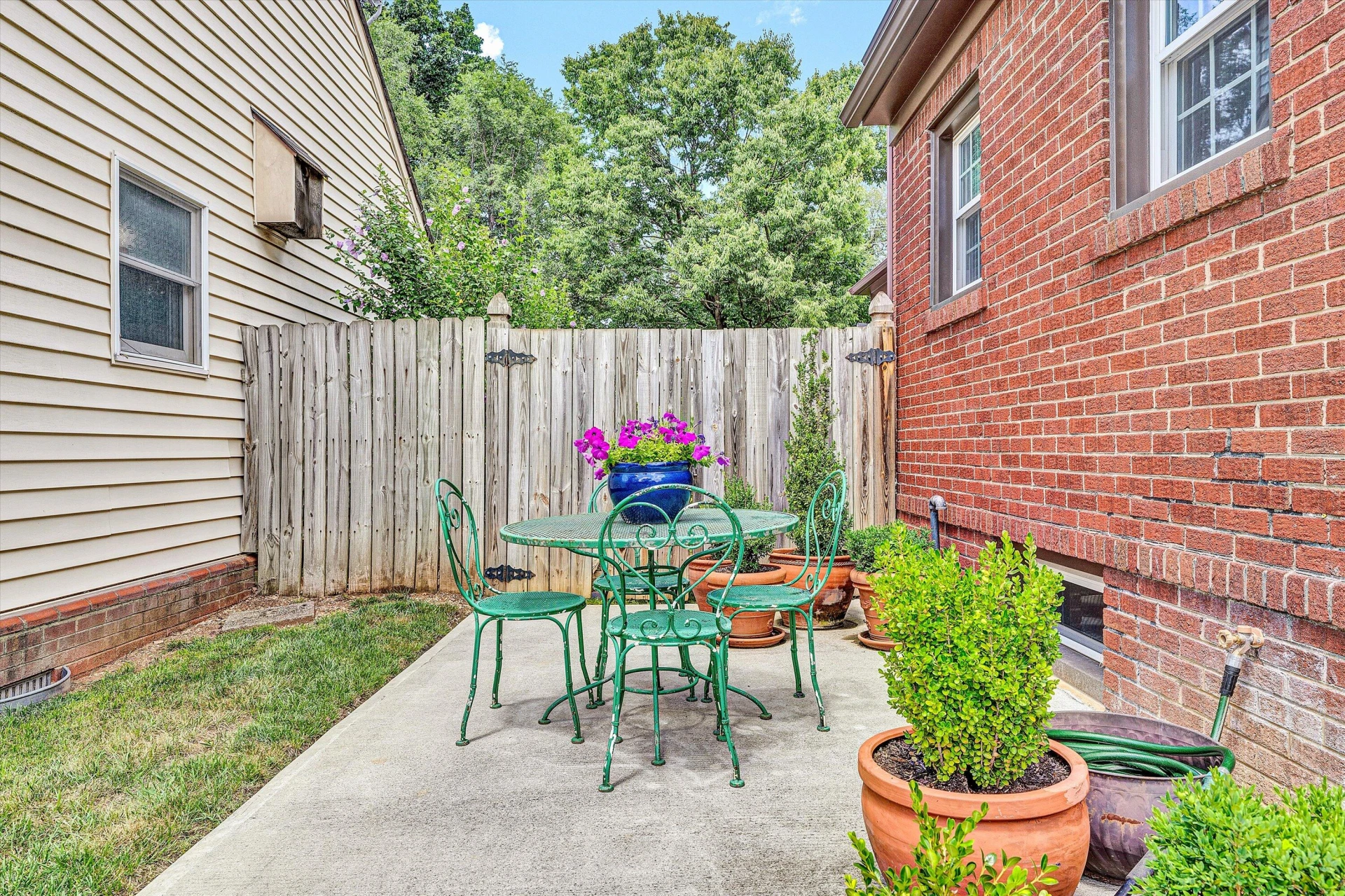2511 Avenel AVE - Photo 37