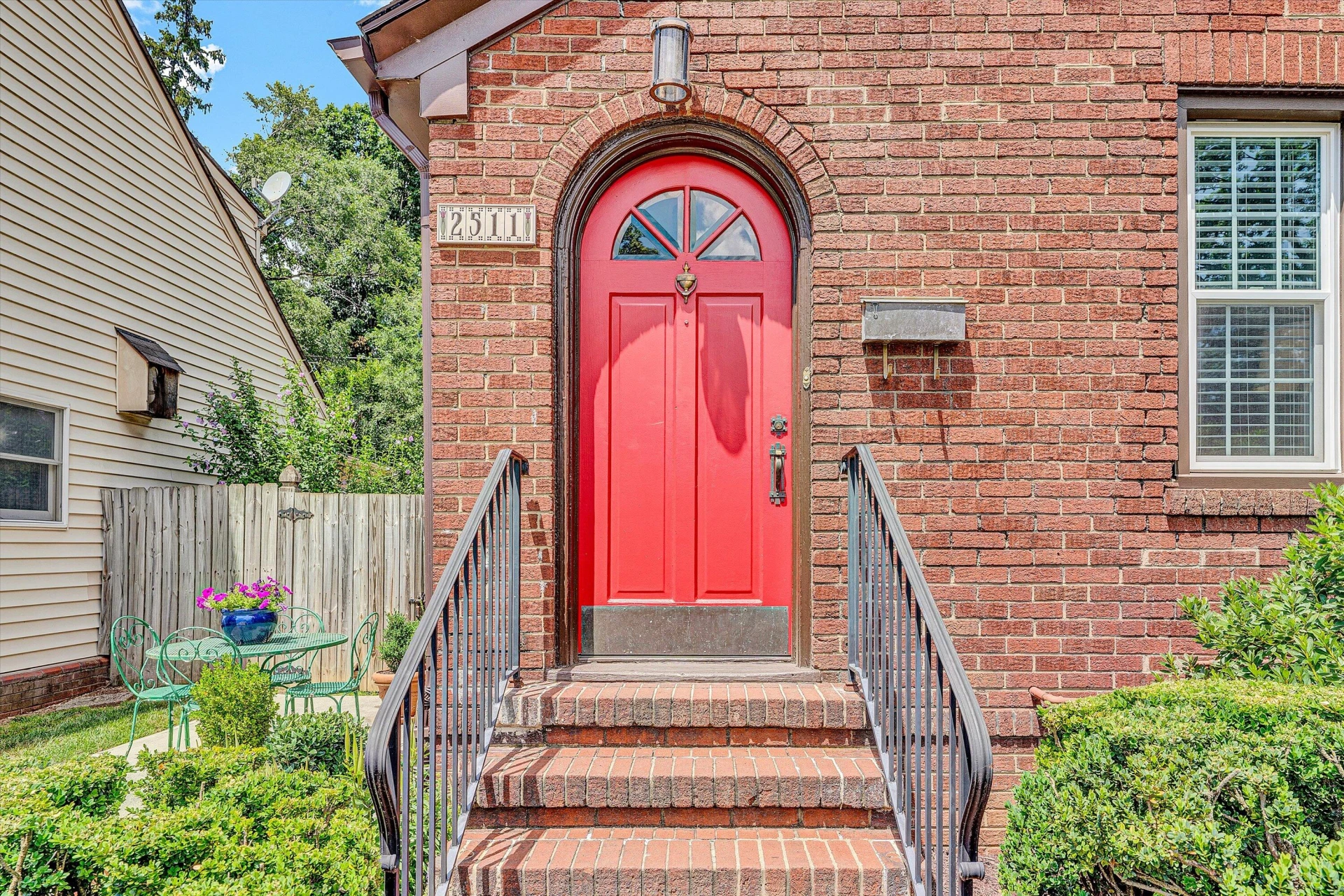 2511 Avenel AVE - Photo 9