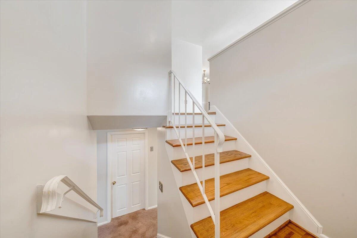 3871 Meadowlark RD - Photo 2