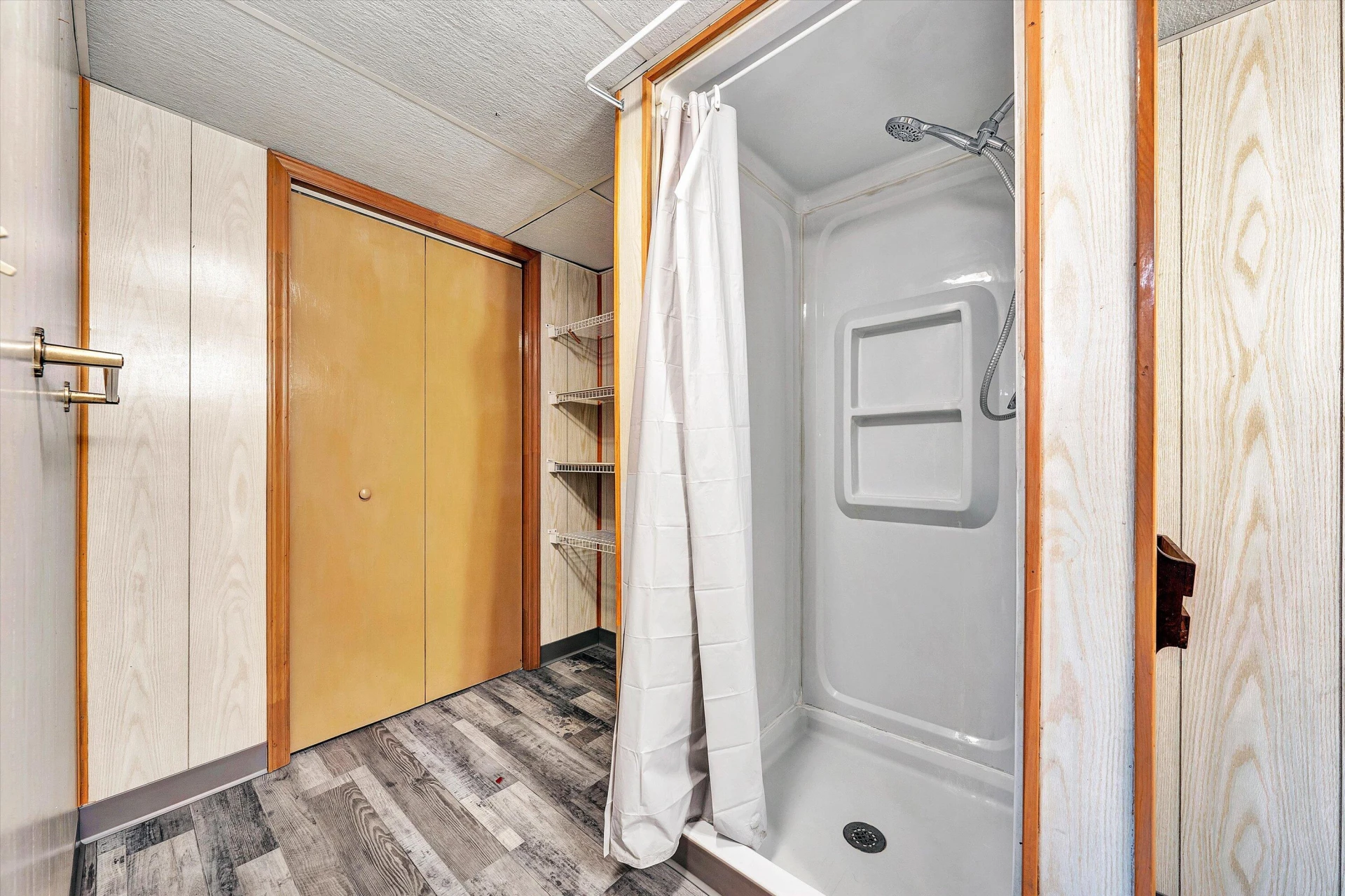 2401 Maiden LN - Photo 21