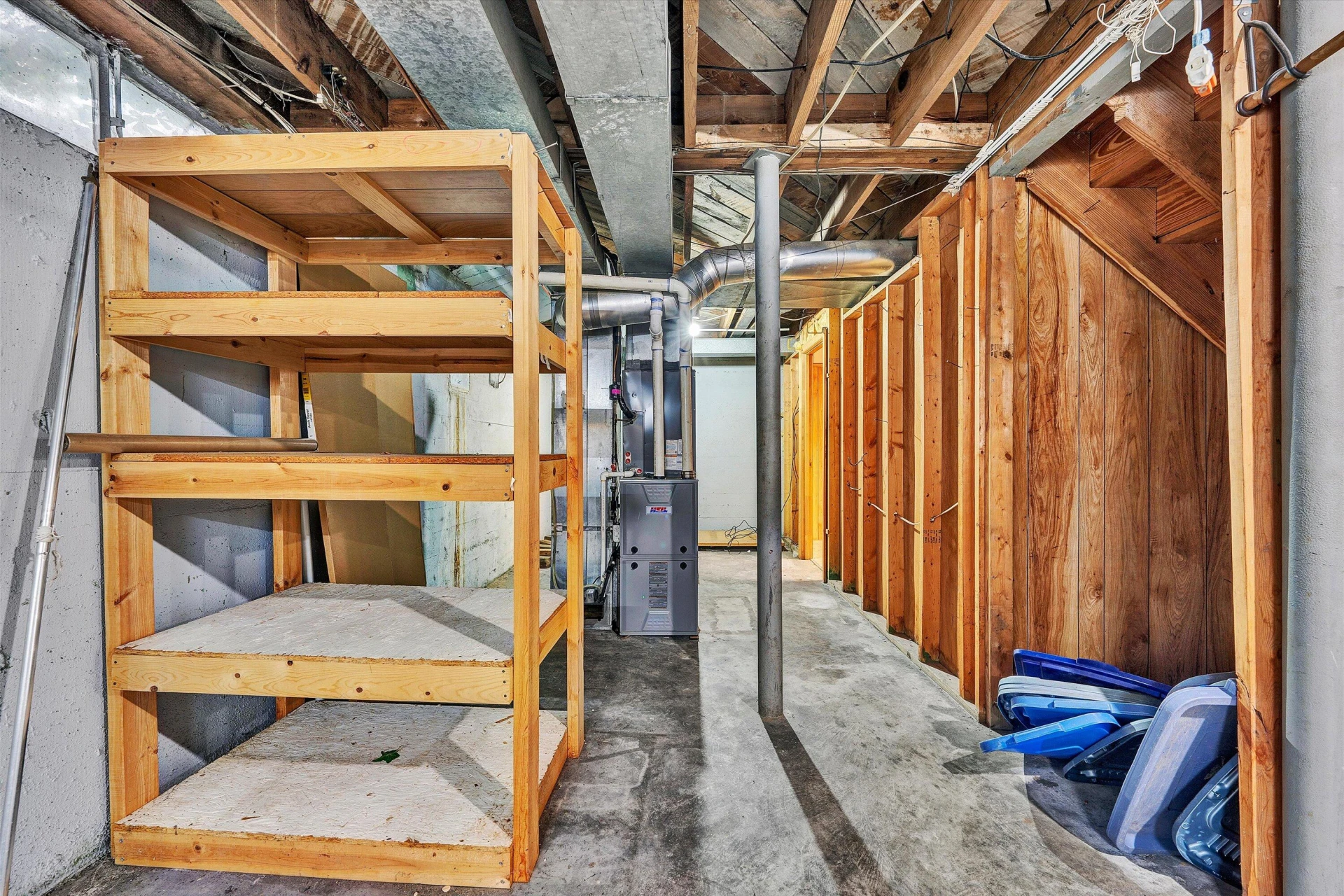 2401 Maiden LN - Photo 29