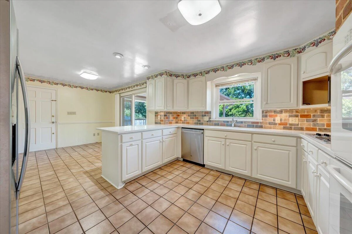 5911 Bighorn DR - Photo 17