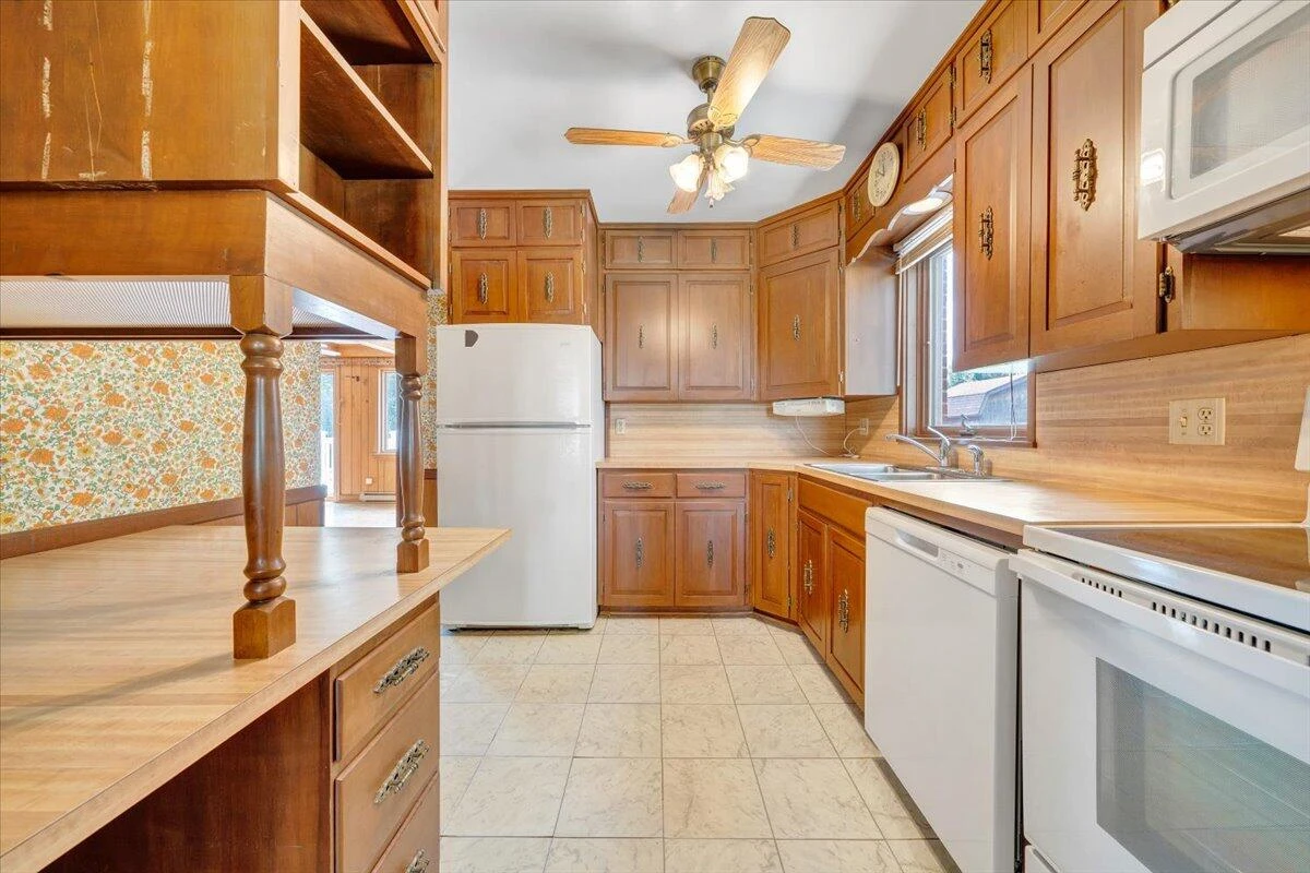 915 Ridgecrest DR - Photo 10
