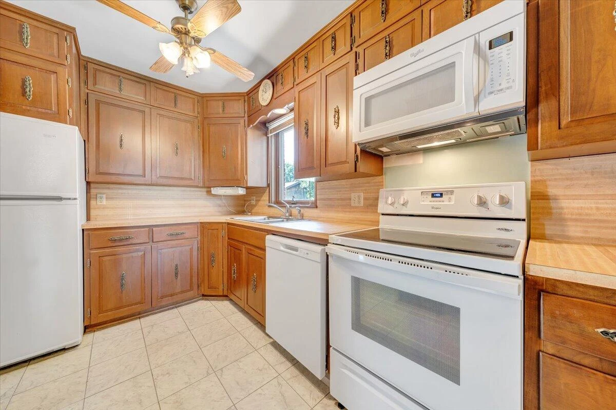 915 Ridgecrest DR - Photo 11
