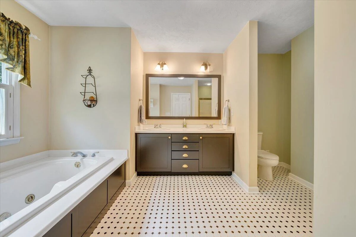 1403 Greyledge RD - Photo 16
