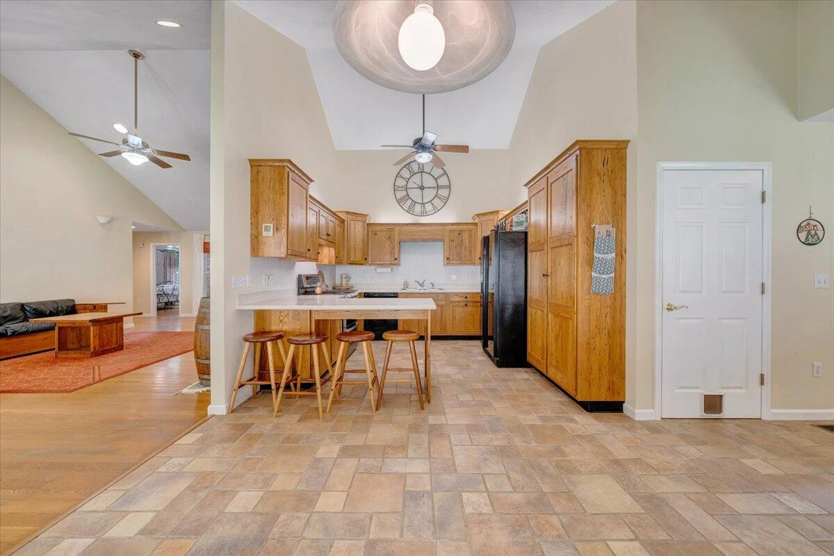 1403 Greyledge RD - Photo 18