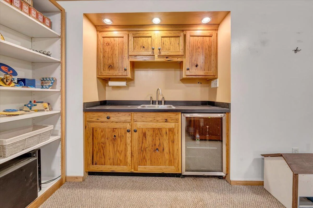 1403 Greyledge RD - Photo 36