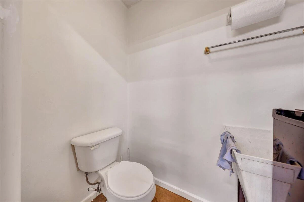 1403 Greyledge RD - Photo 43