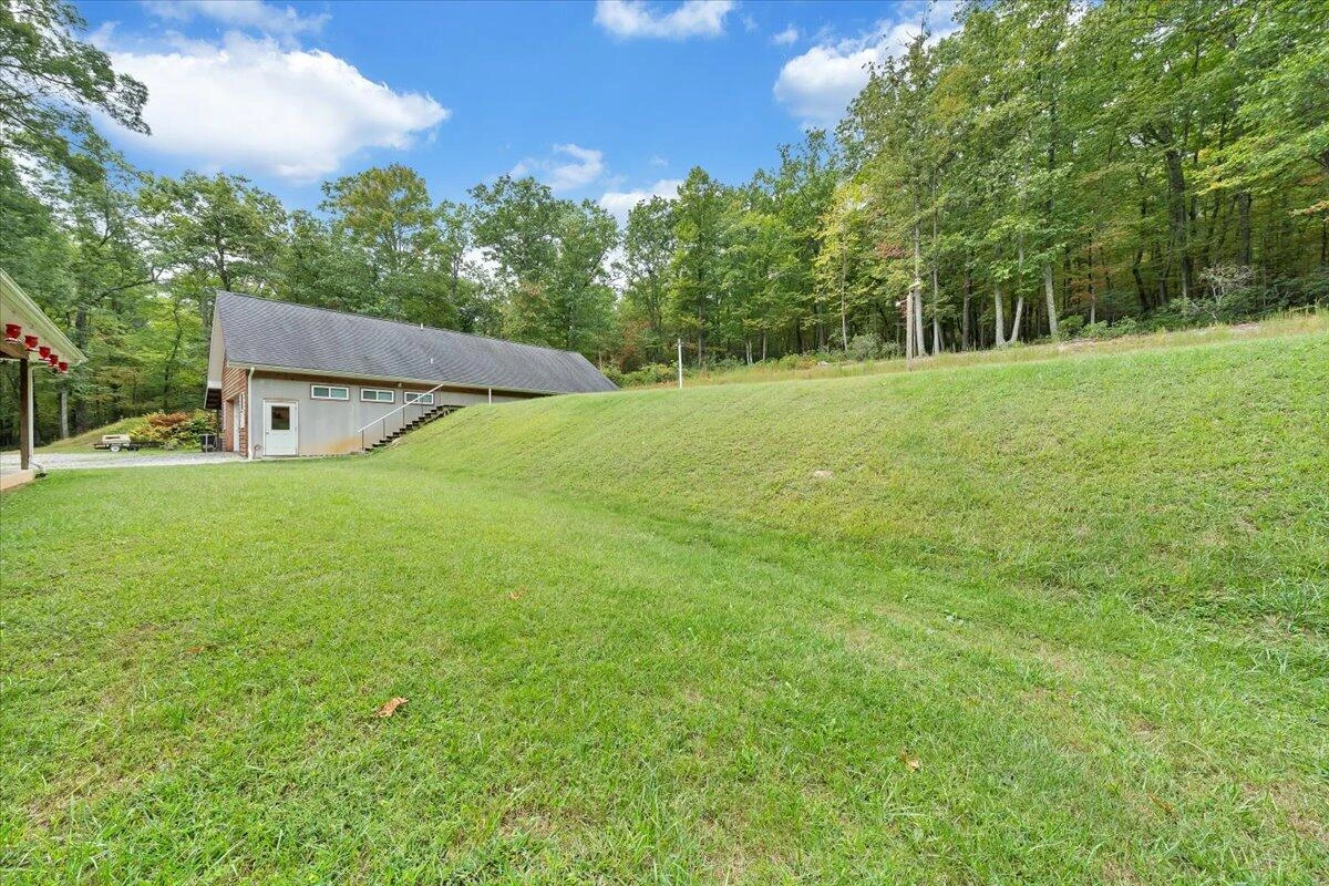 1403 Greyledge RD - Photo 8