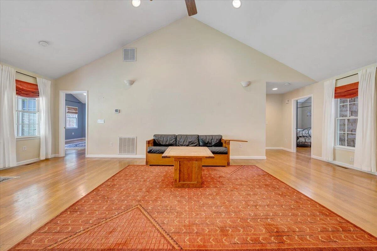 1403 Greyledge RD - Photo 9