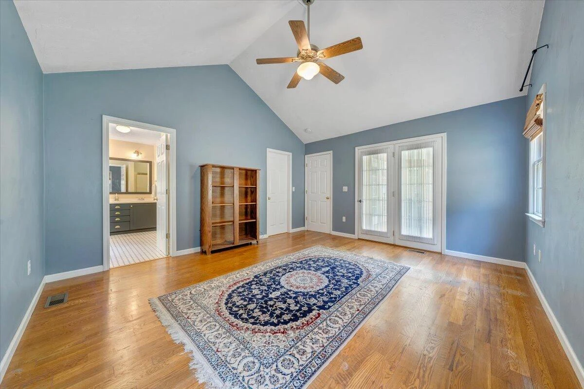 1403 Greyledge RD - Photo 11