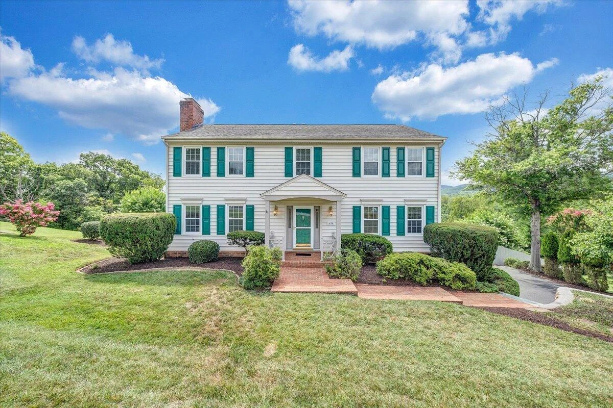 654 Joan CIR - Photo 2