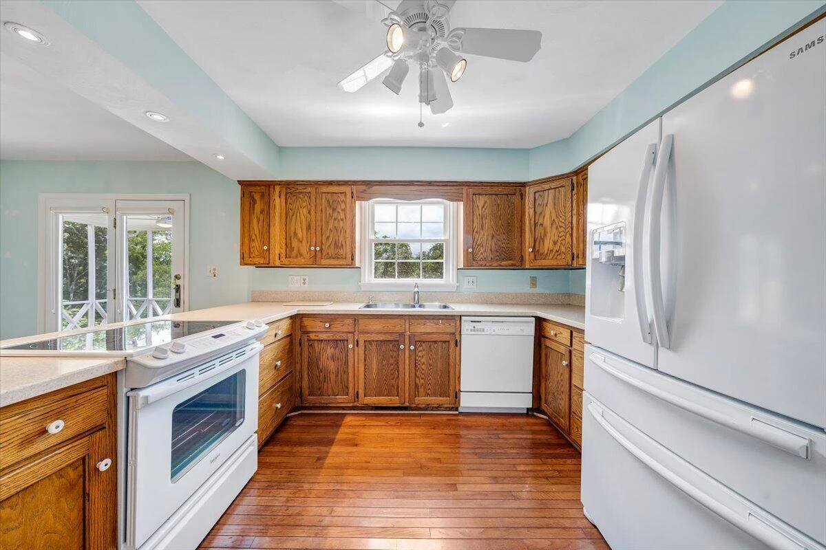 654 Joan CIR - Photo 20