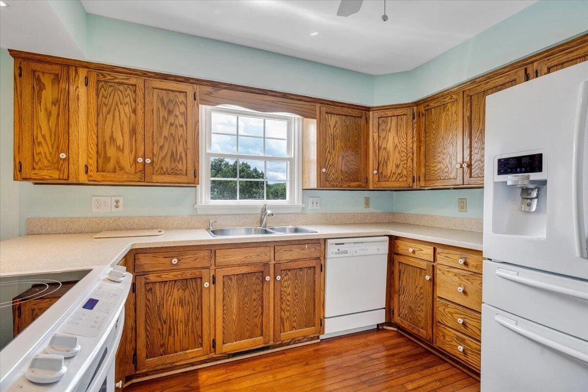 654 Joan CIR - Photo 23