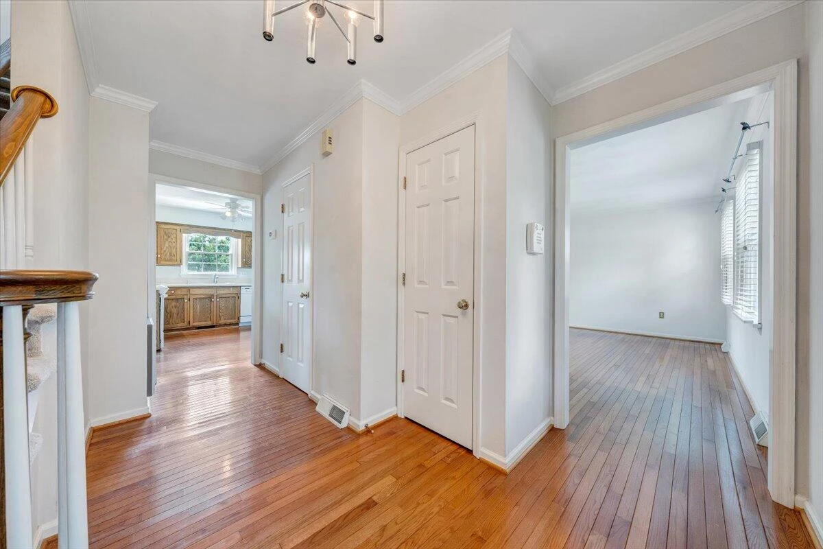654 Joan CIR - Photo 3