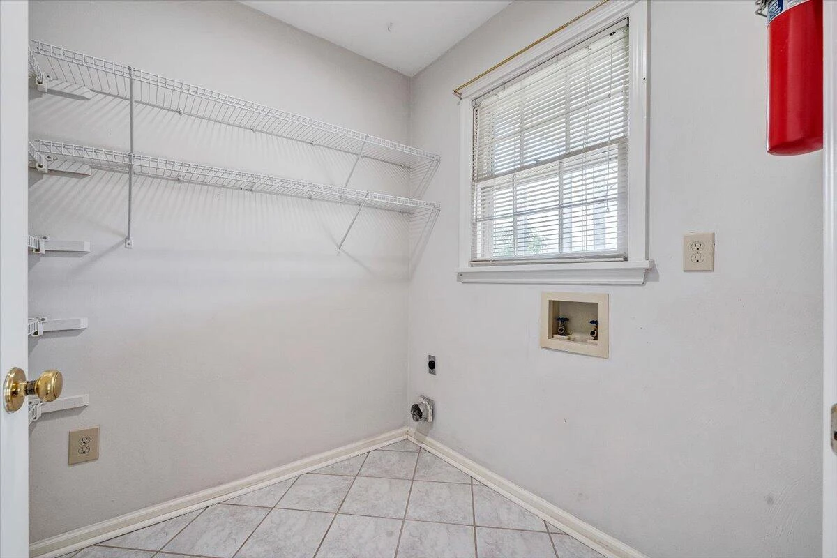 654 Joan CIR - Photo 32