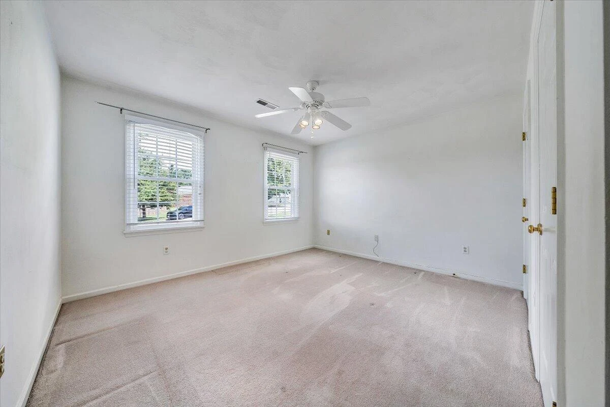 654 Joan CIR - Photo 33