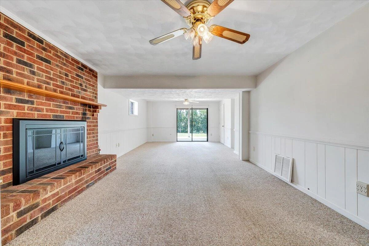 654 Joan CIR - Photo 45