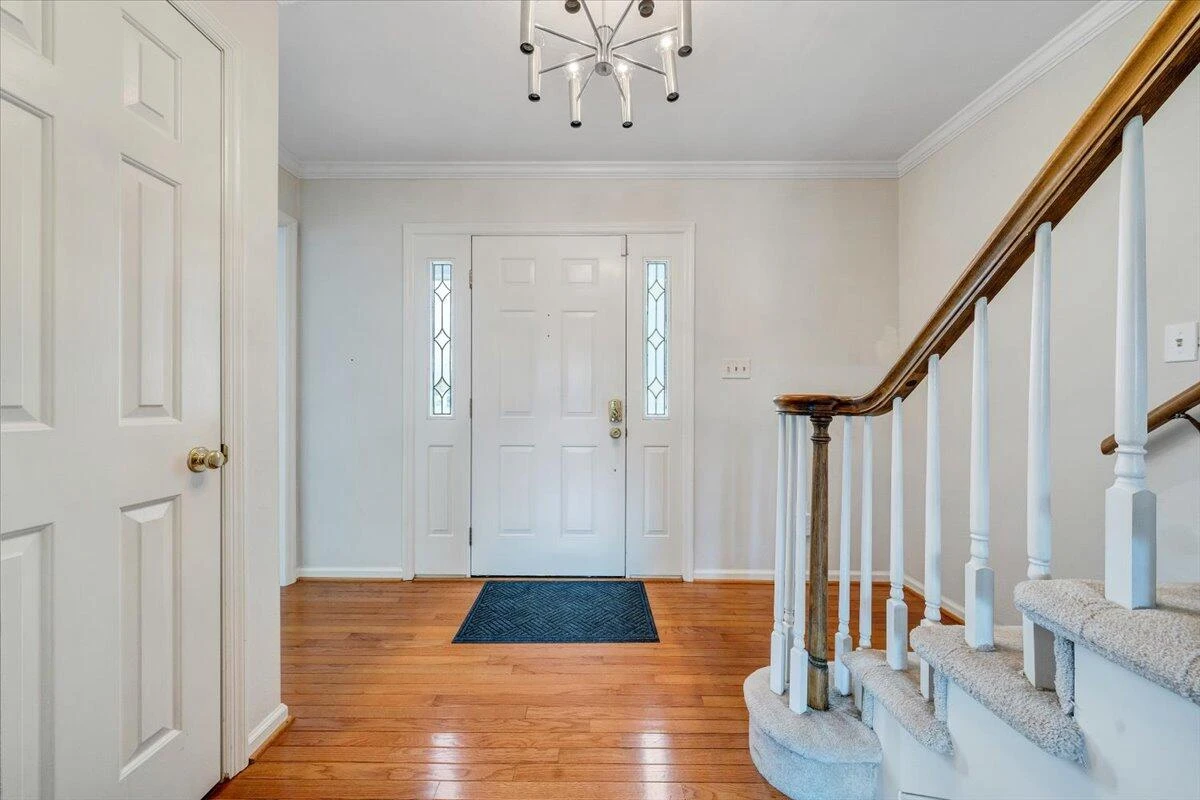 654 Joan CIR - Photo 5