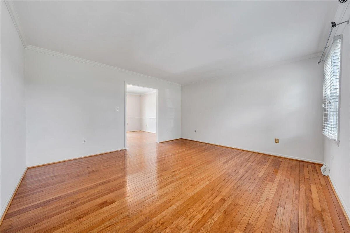 654 Joan CIR - Photo 7