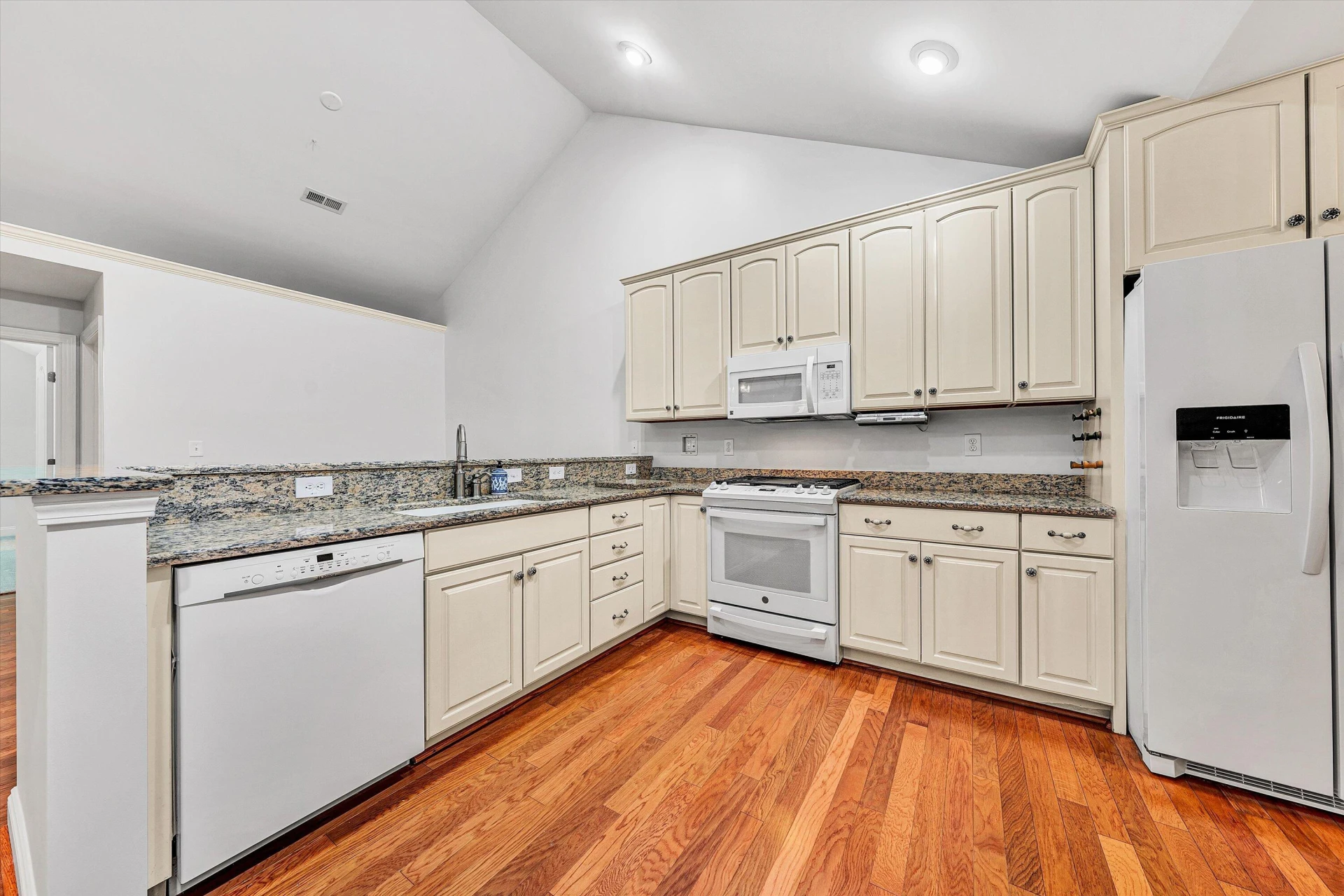 5460 Orchard Villas CIR - Photo 14