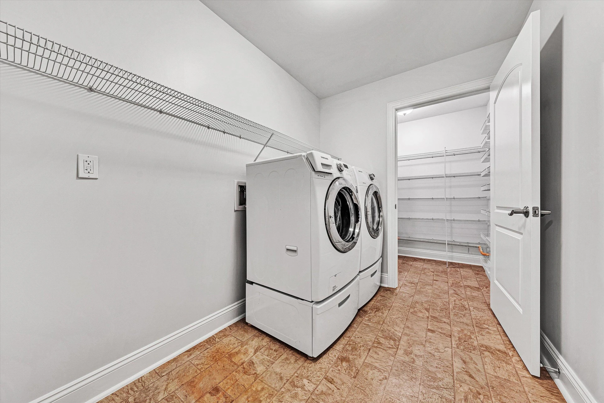 5460 Orchard Villas CIR - Photo 29