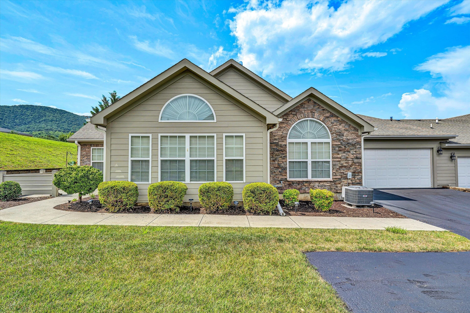 5460 Orchard Villas CIR - Photo 4