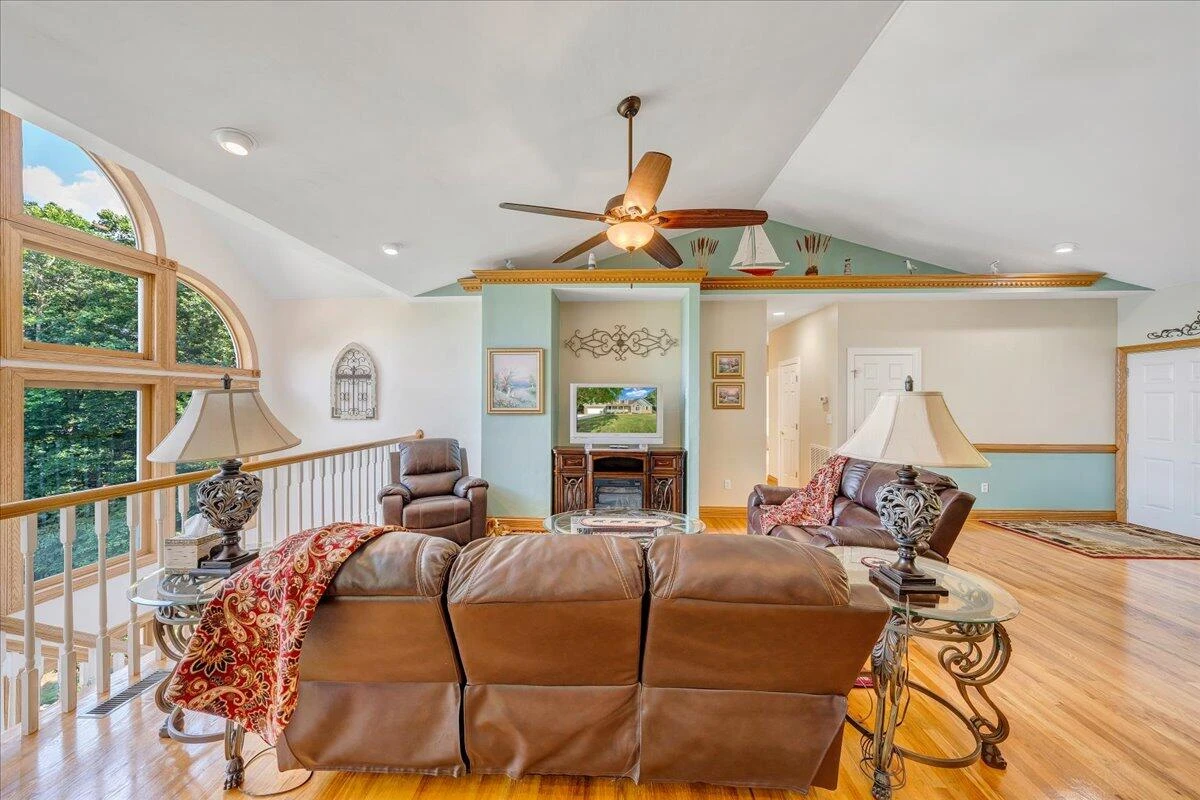 900 Lakemount DR - Photo 16