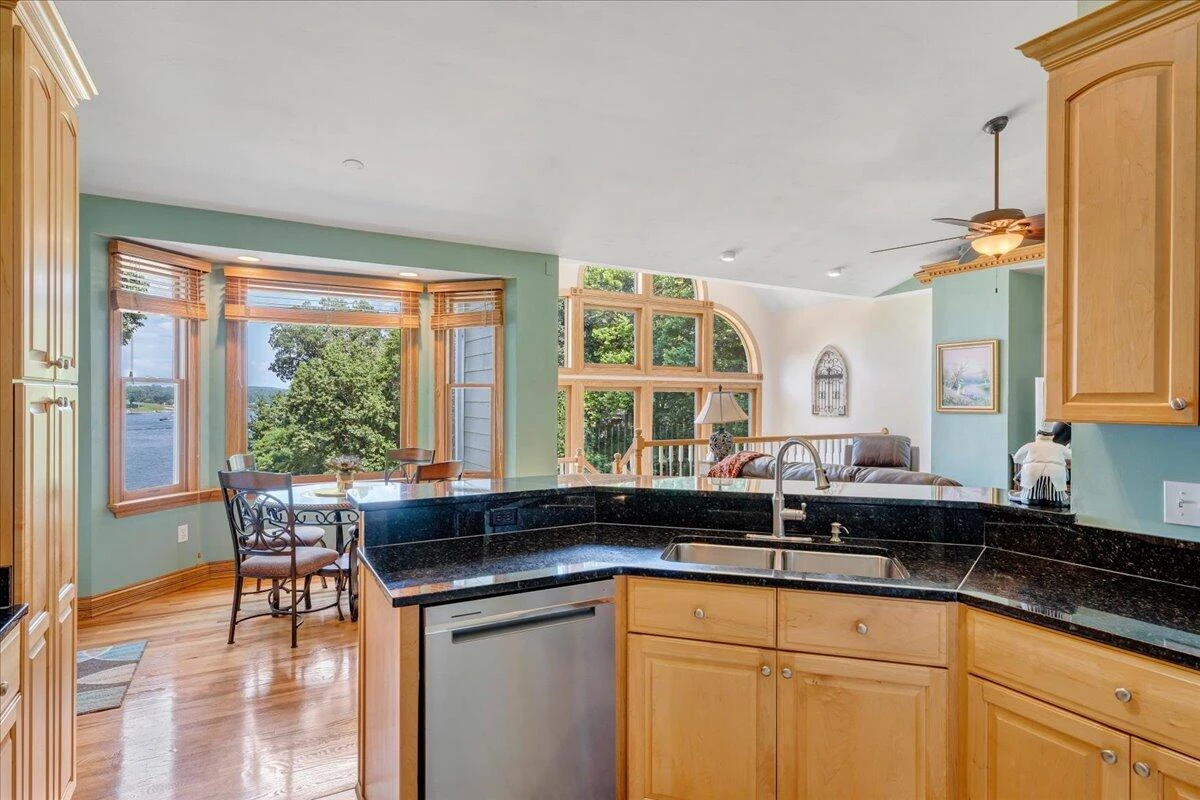 900 Lakemount DR - Photo 30