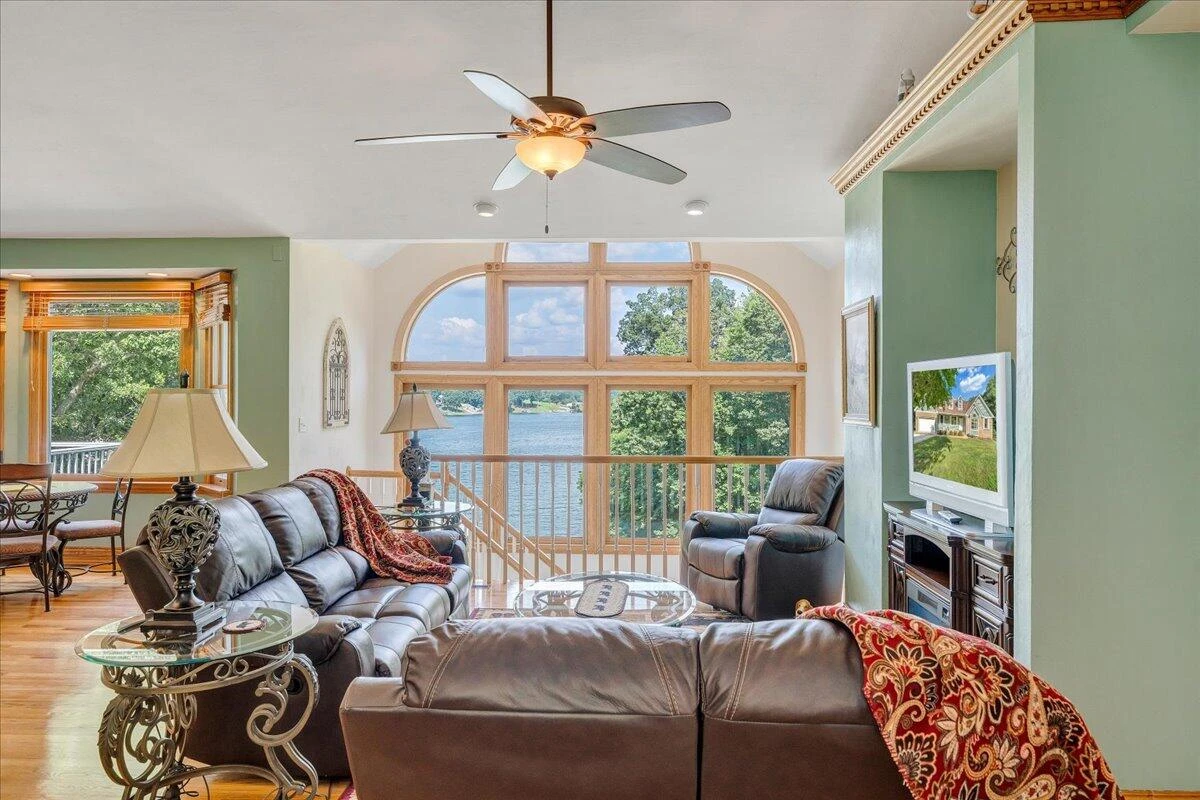 900 Lakemount DR - Photo 8