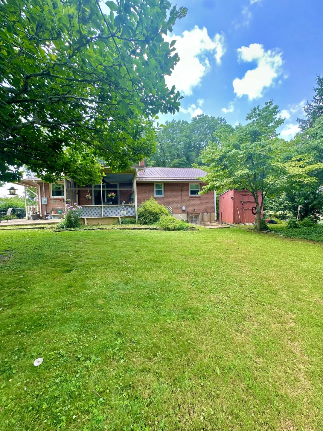 109 Vine AVE - Photo 3