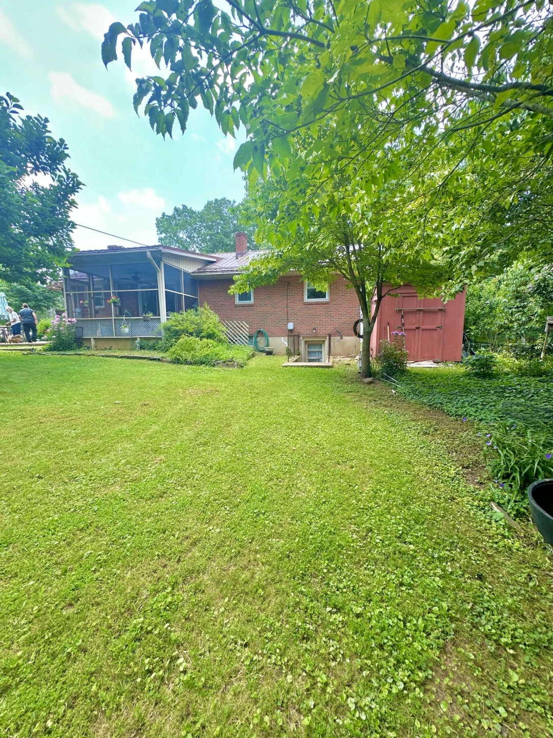 109 Vine AVE - Photo 4