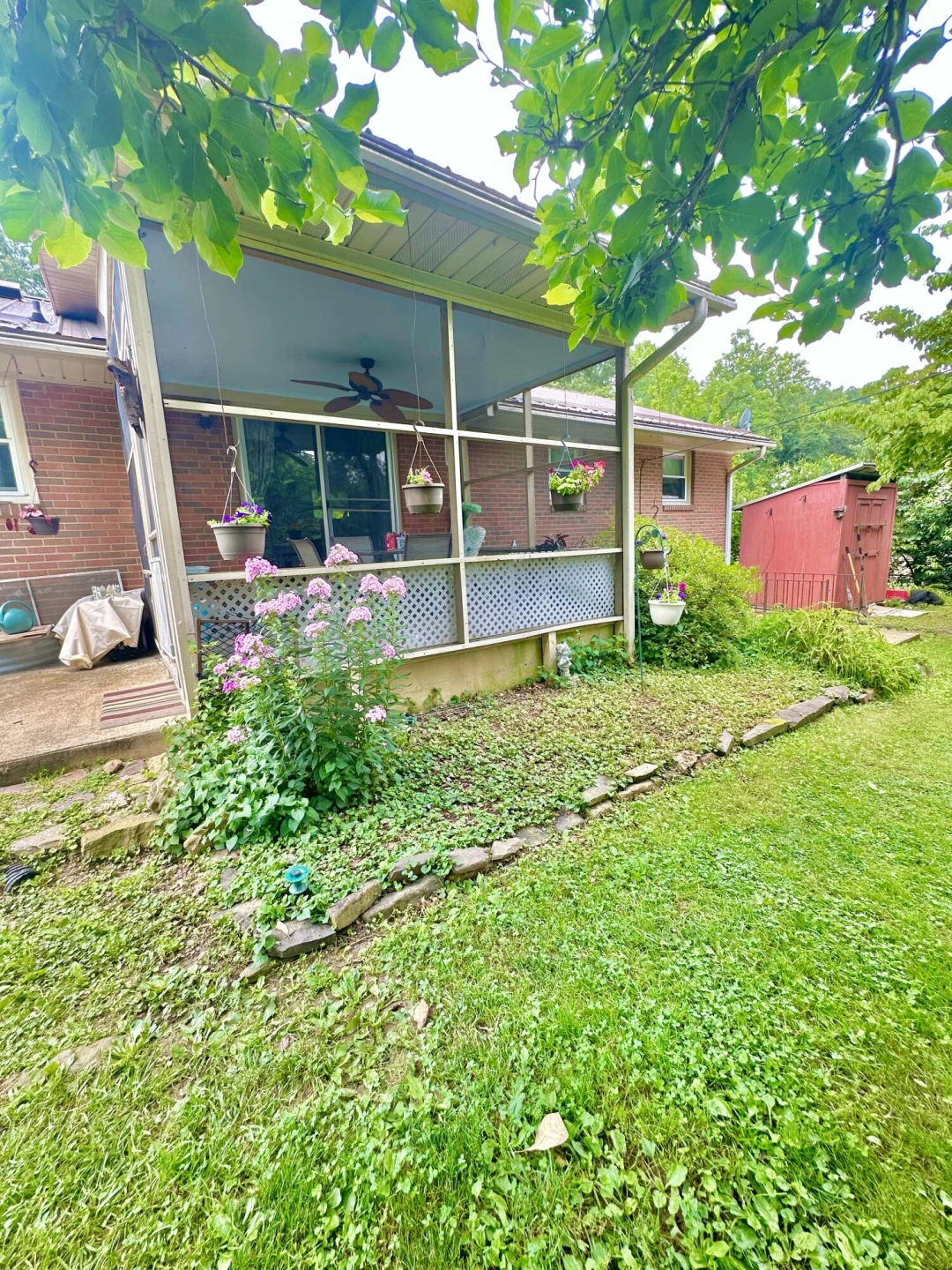 109 Vine AVE - Photo 5