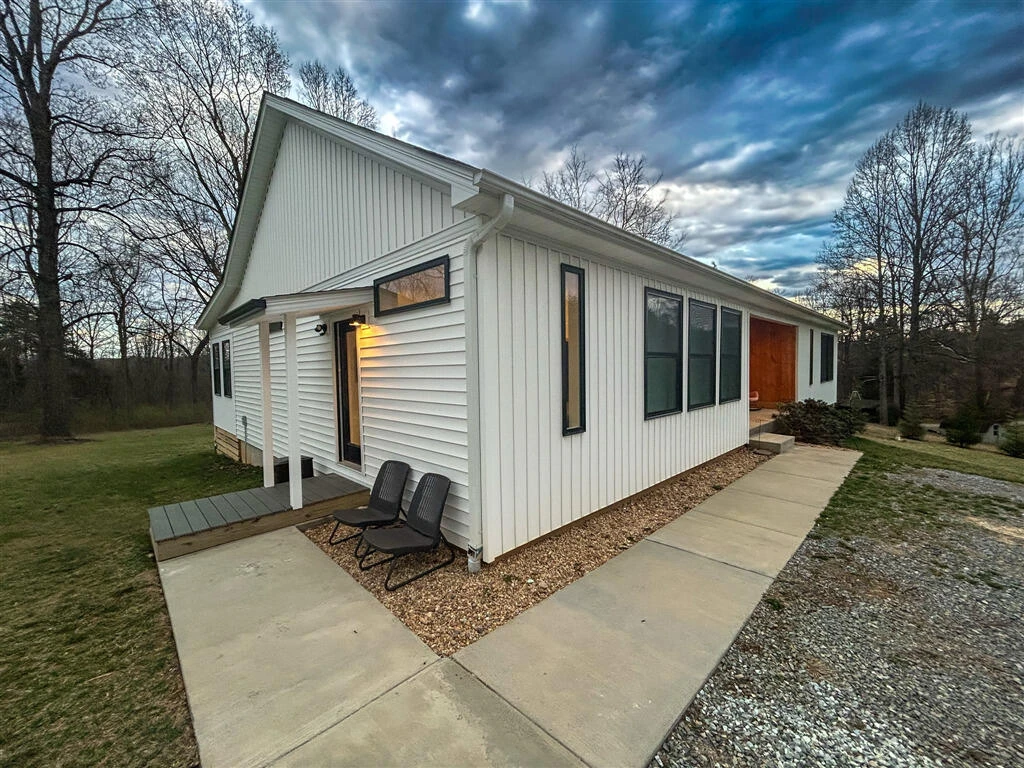 670 Tucker RD - Photo 5