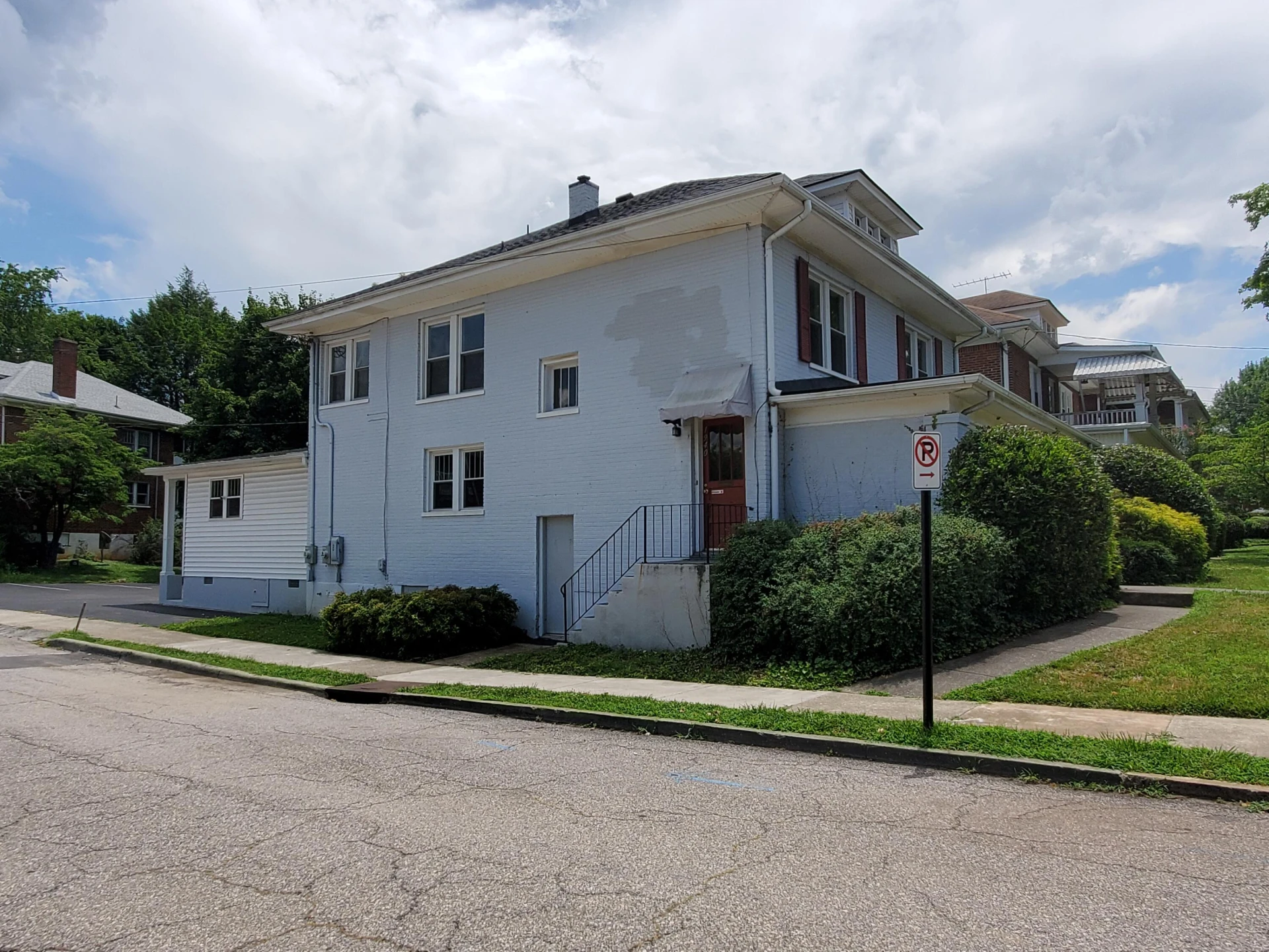 1602 Grandin RD - Photo 3