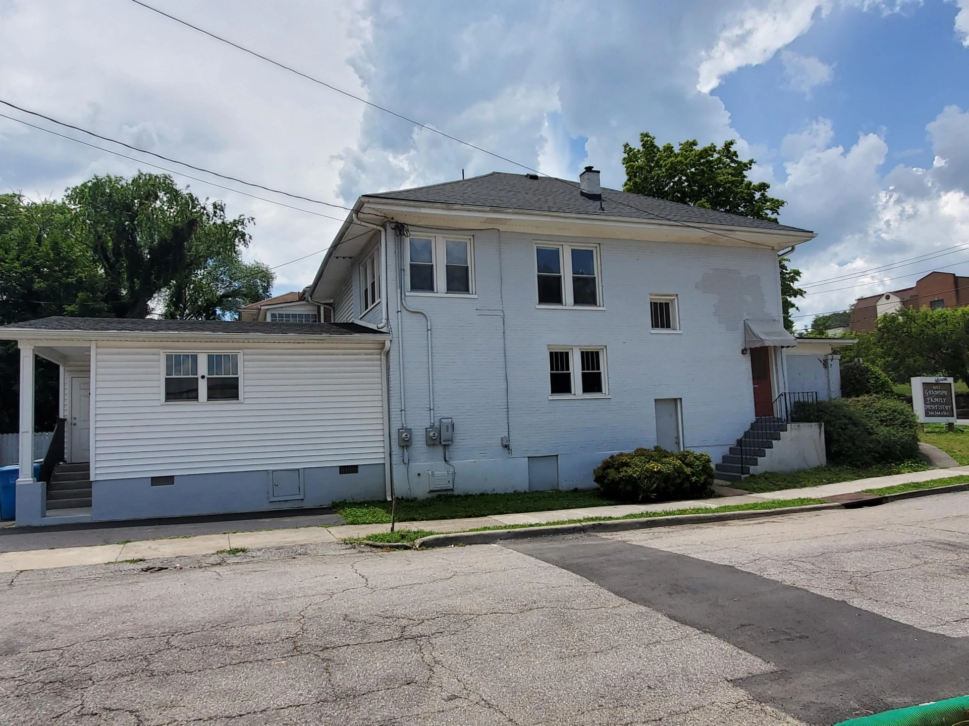 1602 Grandin RD - Photo 4