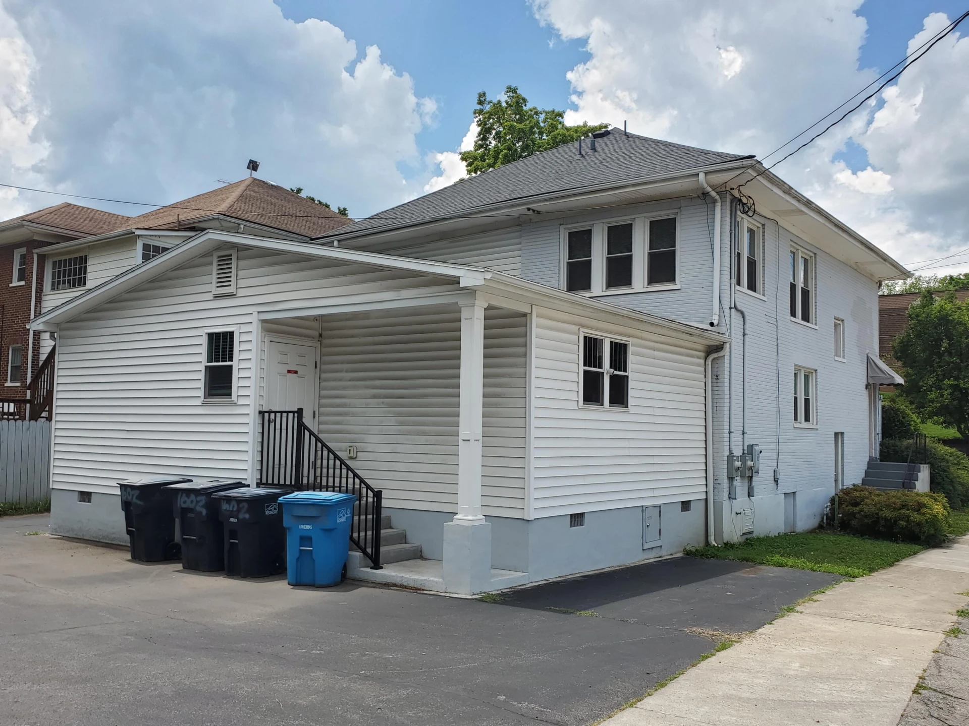 1602 Grandin RD - Photo 5