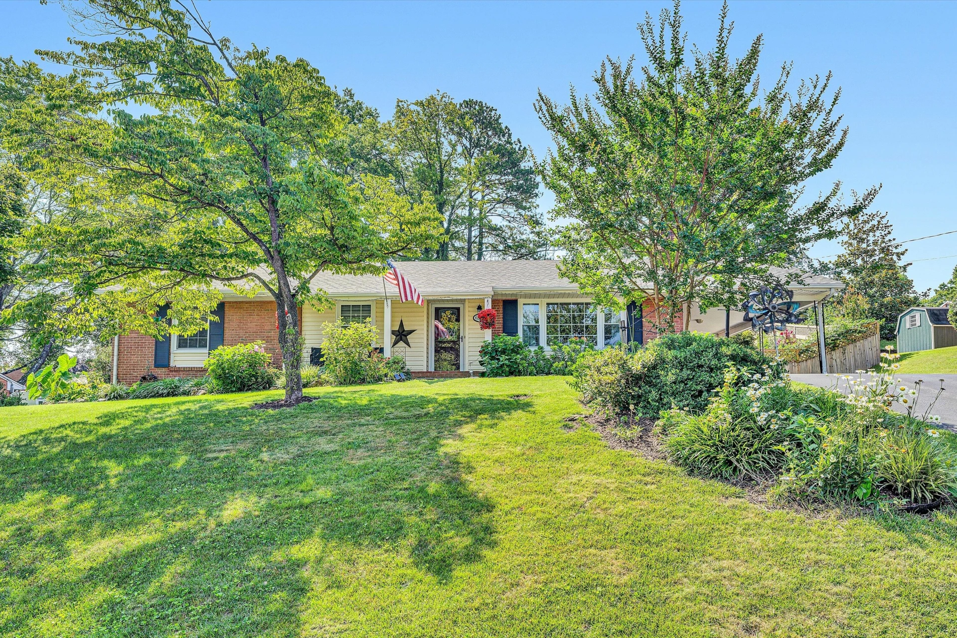 4808 Brookwood DR - Photo 2
