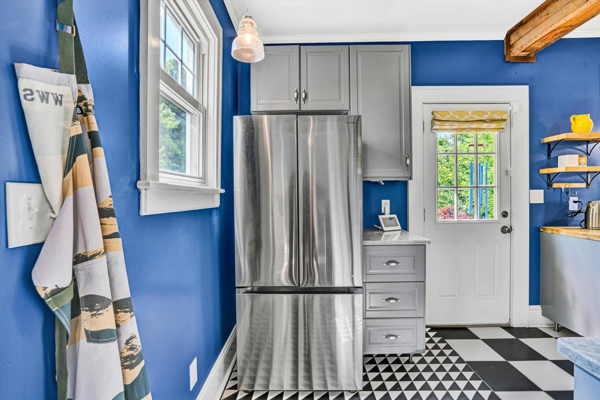 1610 Maiden LN - Photo 24