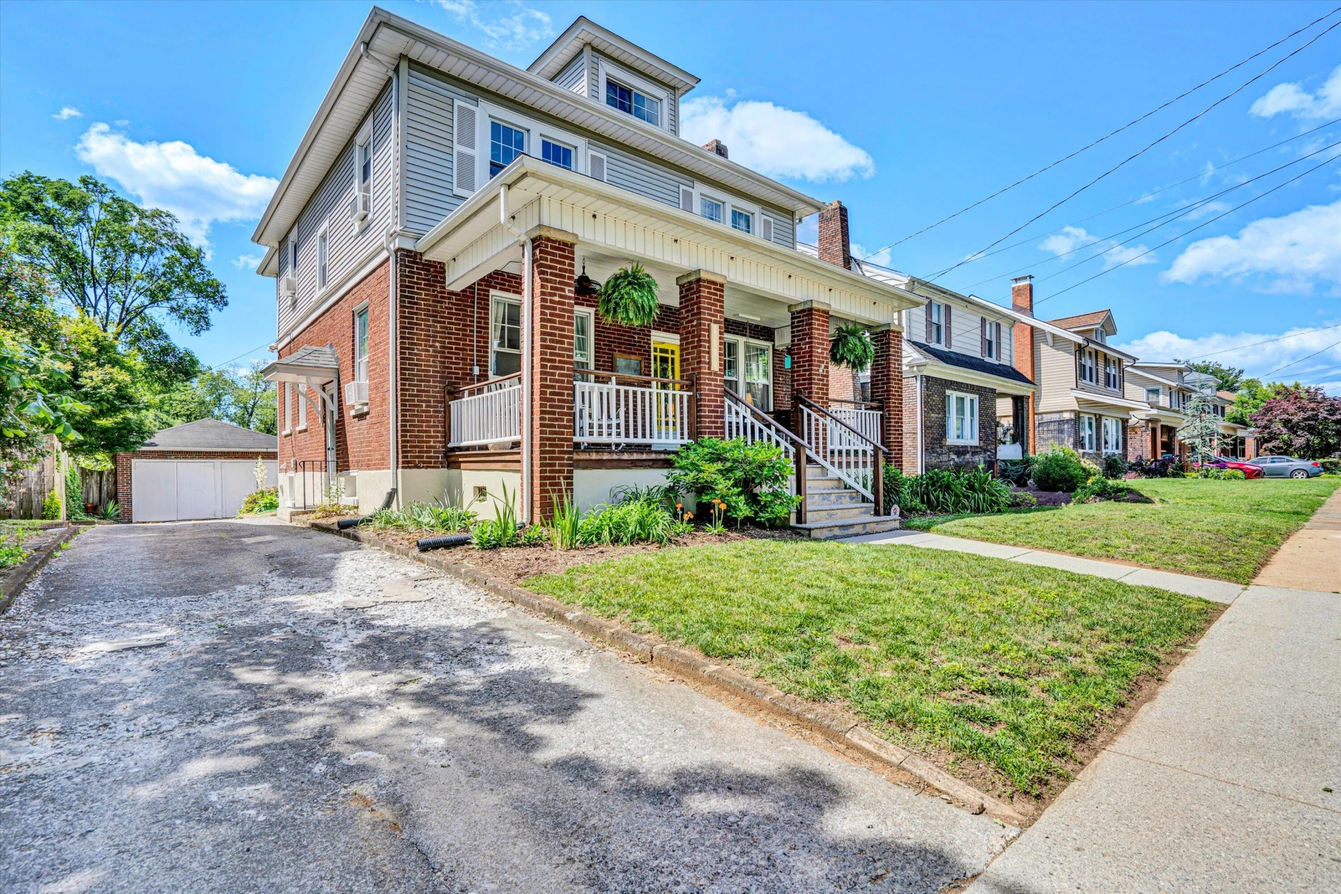 1610 Maiden LN - Photo 49