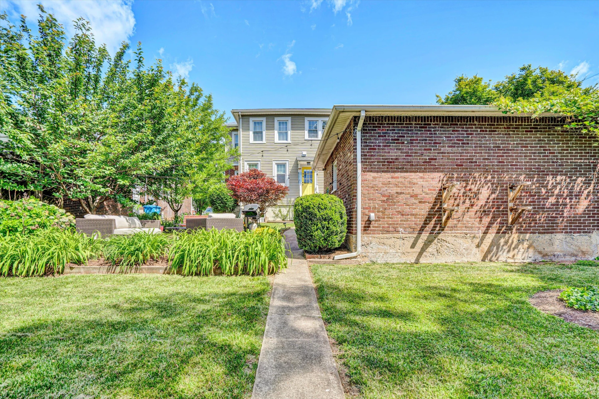 1610 Maiden LN - Photo 53