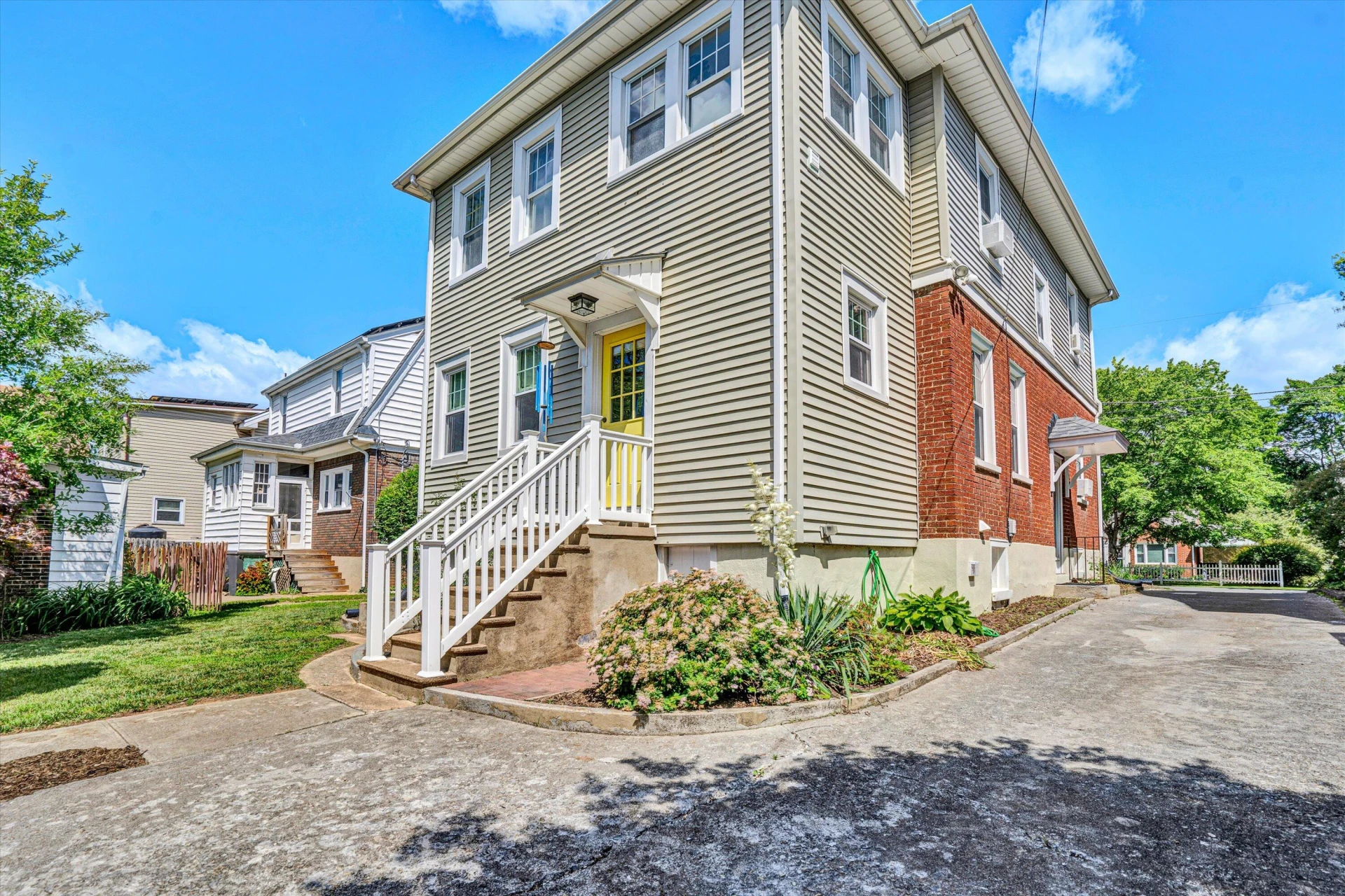 1610 Maiden LN - Photo 56