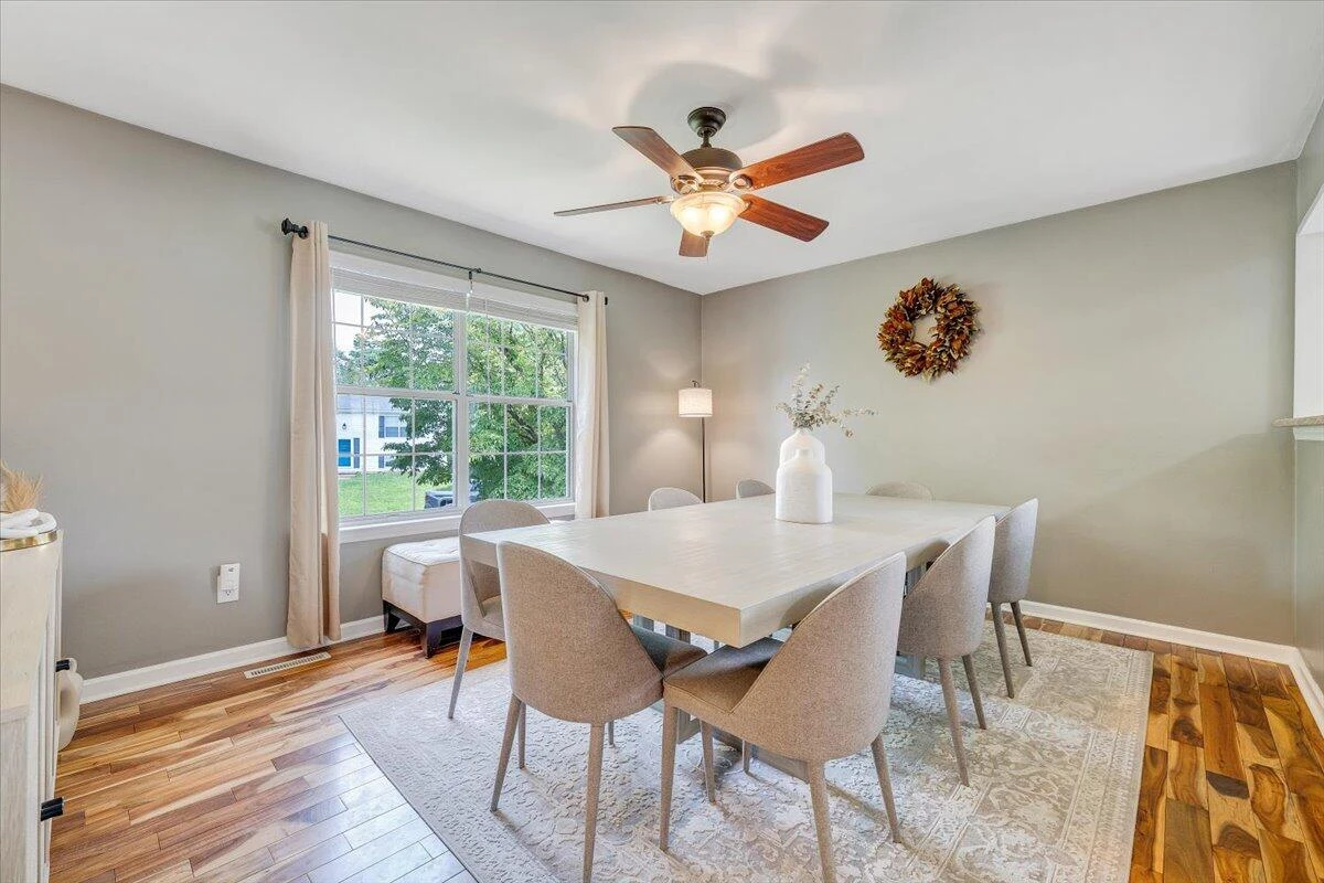 908 Samantha CIR - Photo 10