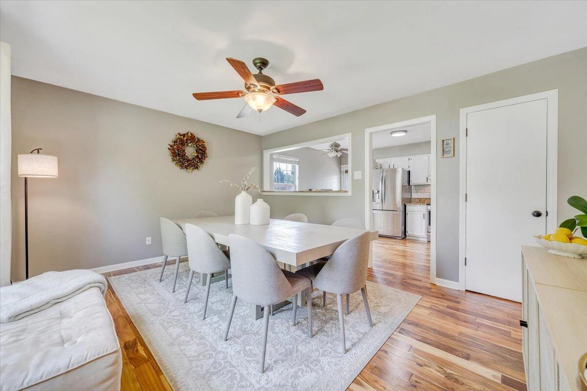 908 Samantha CIR - Photo 15