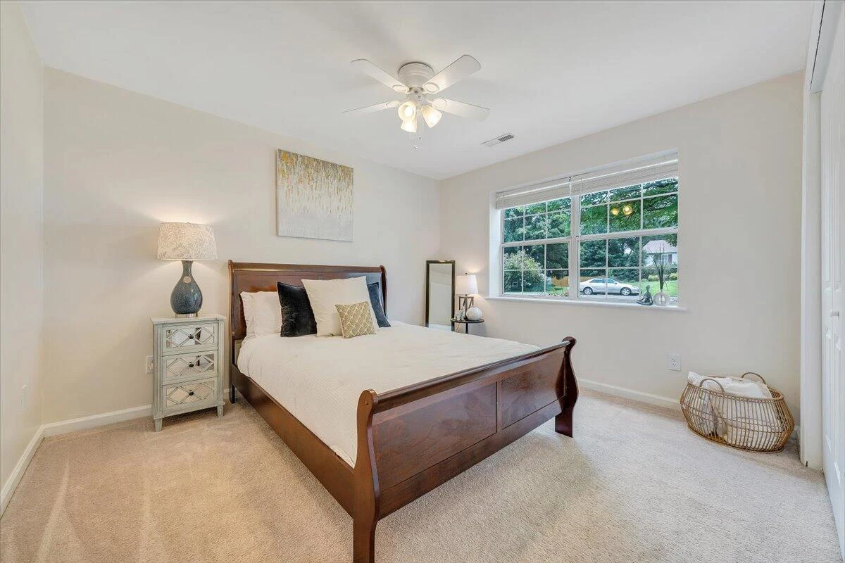 908 Samantha CIR - Photo 29